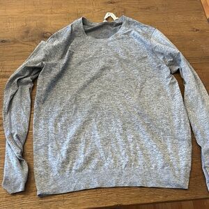 Lululemon Athletica Gray Long Sleeve Tee